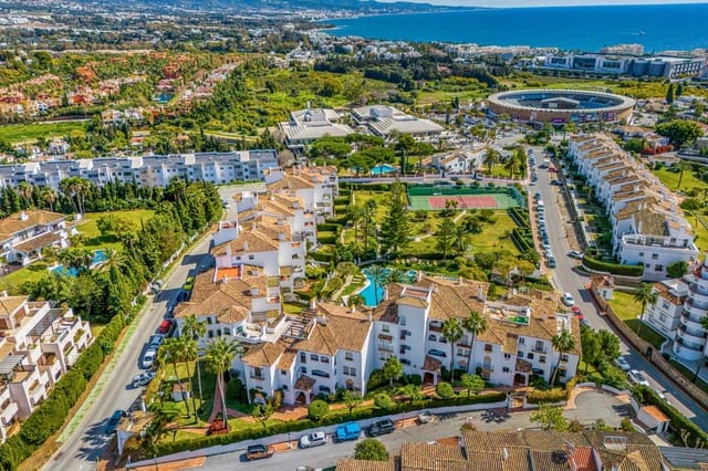 3 slaapkamer Appartement te koop in Nueva Andalucía Centro, Marbella met zwembad garage - € 875.000 (Ref: 9833511)