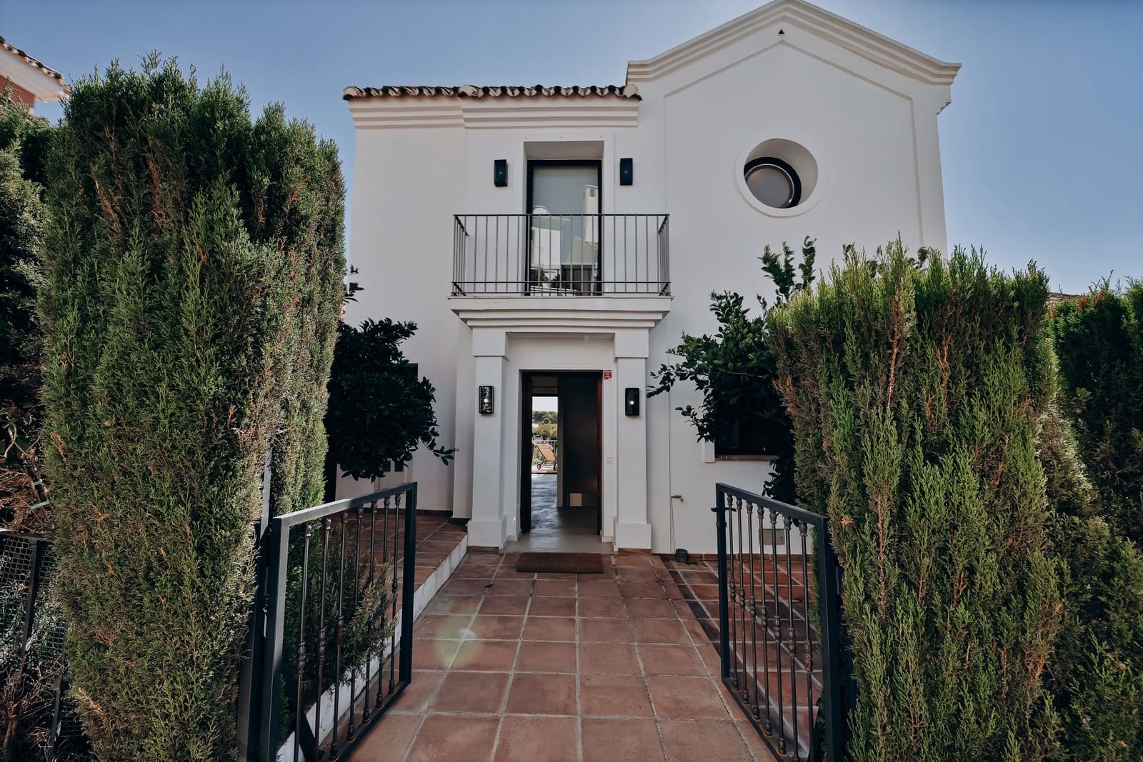 4 quarto Casa em Banda para venda em Marbella com piscina - 1 590 000 € (Ref: 9833512)