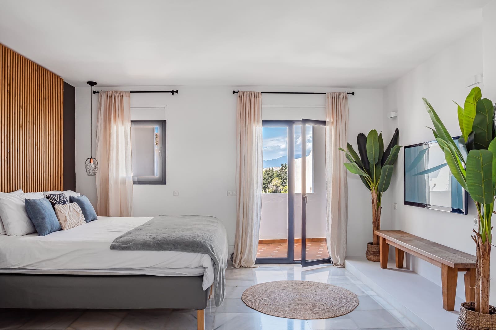 6 soveværelse Villa til salg i Nueva Andalucia med swimmingpool garage - € 1.399.000 (Ref: 9836224)