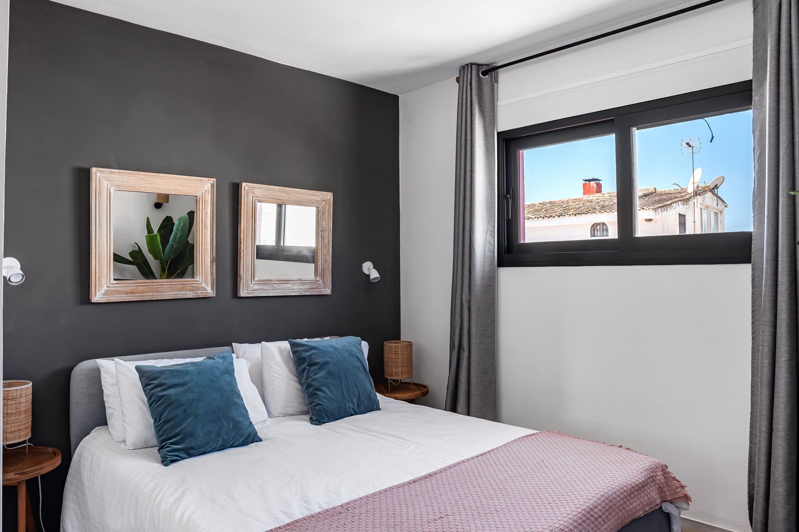 6 soveværelse Villa til salg i Nueva Andalucia med swimmingpool garage - € 1.399.000 (Ref: 9836224)