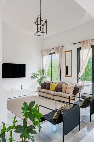 Chalet de 6 habitaciones en Nueva Andalucia, Marbella en venta con piscina garaje - 1.399.000 € (Ref: 9836224)