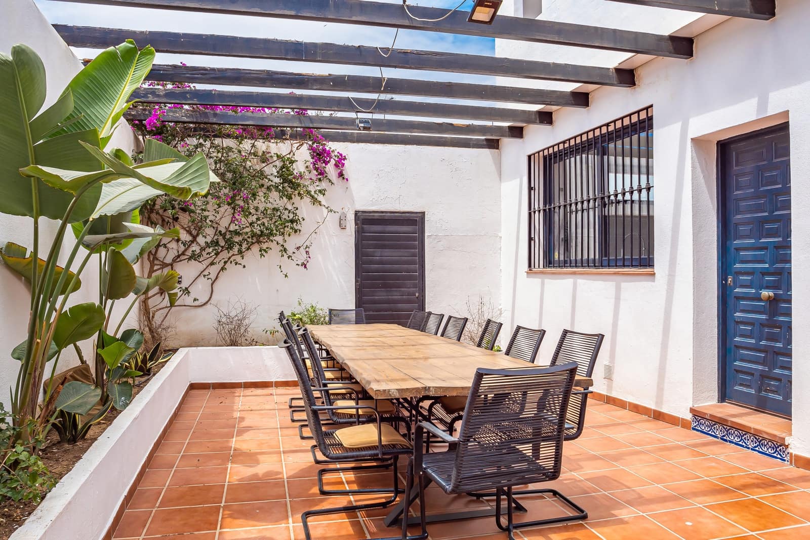 6 soveværelse Villa til salg i Nueva Andalucia med swimmingpool garage - € 1.399.000 (Ref: 9836224)