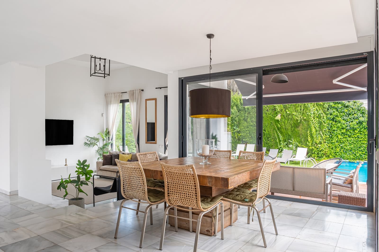 6 soveværelse Villa til salg i Nueva Andalucia med swimmingpool garage - € 1.399.000 (Ref: 9836224)
