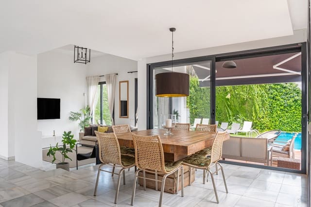 Chalet de 6 habitaciones en Nueva Andalucia, Marbella en venta con piscina garaje - 1.399.000 € (Ref: 9836224)