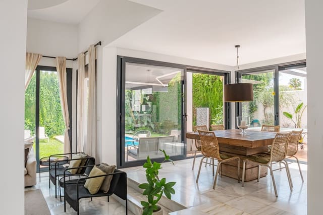 Chalet de 6 habitaciones en Nueva Andalucia, Marbella en venta con piscina garaje - 1.399.000 € (Ref: 9836224)