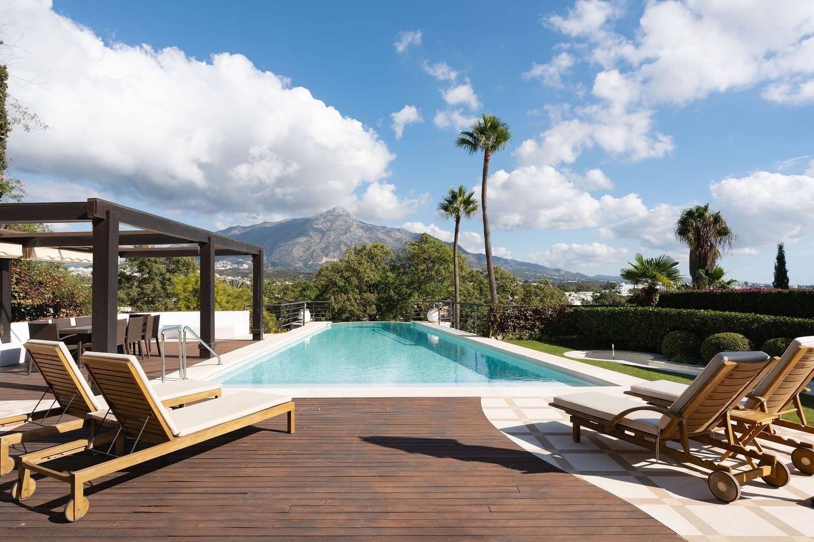 3 chambre Villa/Maison à vendre à Marbella avec piscine garage - 2 995 000 € (Ref: 9836225)