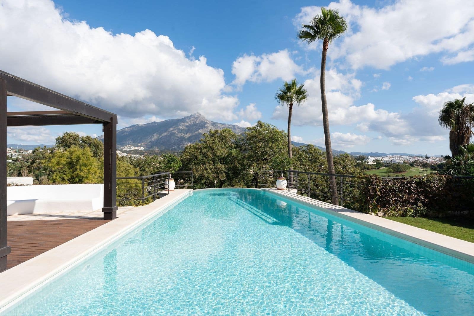 3 chambre Villa/Maison à vendre à Marbella avec piscine garage - 2 995 000 € (Ref: 9836225)