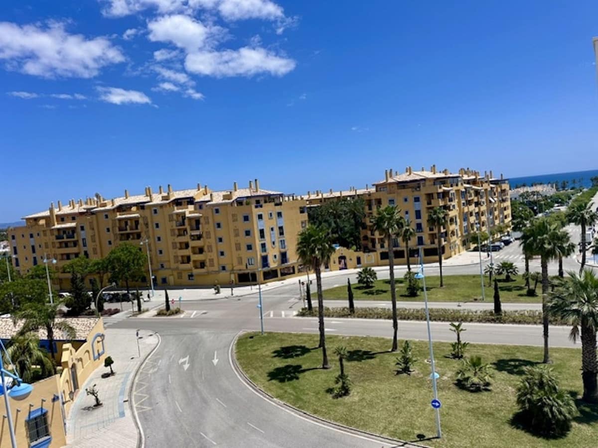 3 bedroom Penthouse for sale in San Pedro de Alcantara with pool garage - € 769,000 (Ref: 9836226)