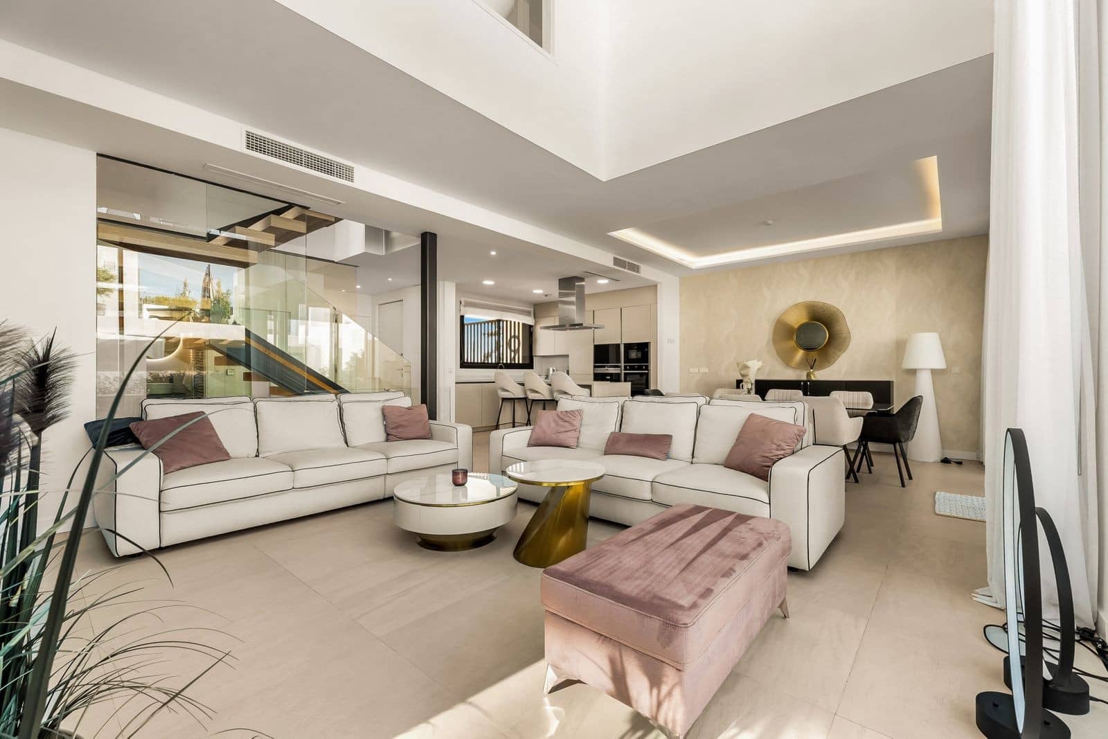 5 slaapkamer Halfvrijstaande villa te koop in Marbella met zwembad garage - € 1.950.000 (Ref: 9836227)
