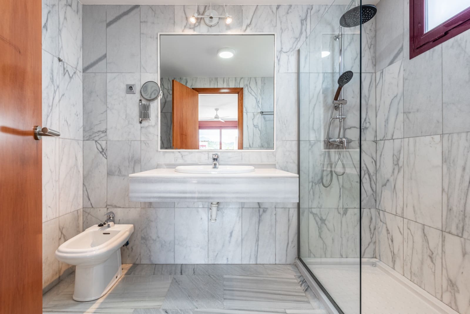 2 sovrum Lägenhet till salu i Benahavis med pool garage - 349 000 € (Ref: 9839078)