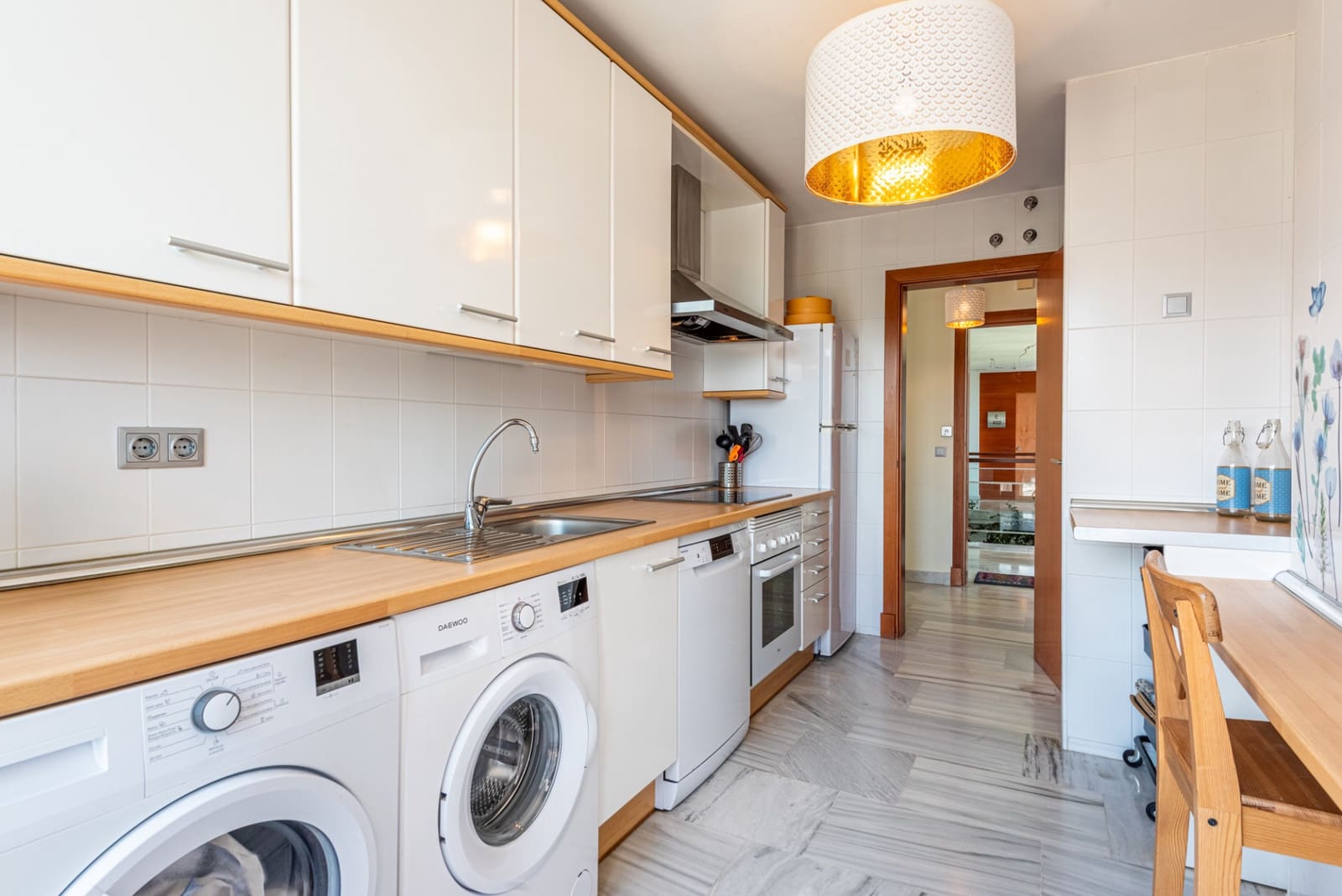 2 sovrum Lägenhet till salu i Benahavis med pool garage - 349 000 € (Ref: 9839078)