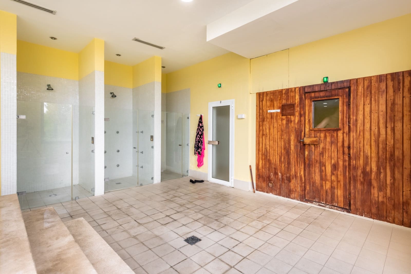 2 sovrum Lägenhet till salu i Benahavis med pool garage - 349 000 € (Ref: 9839078)