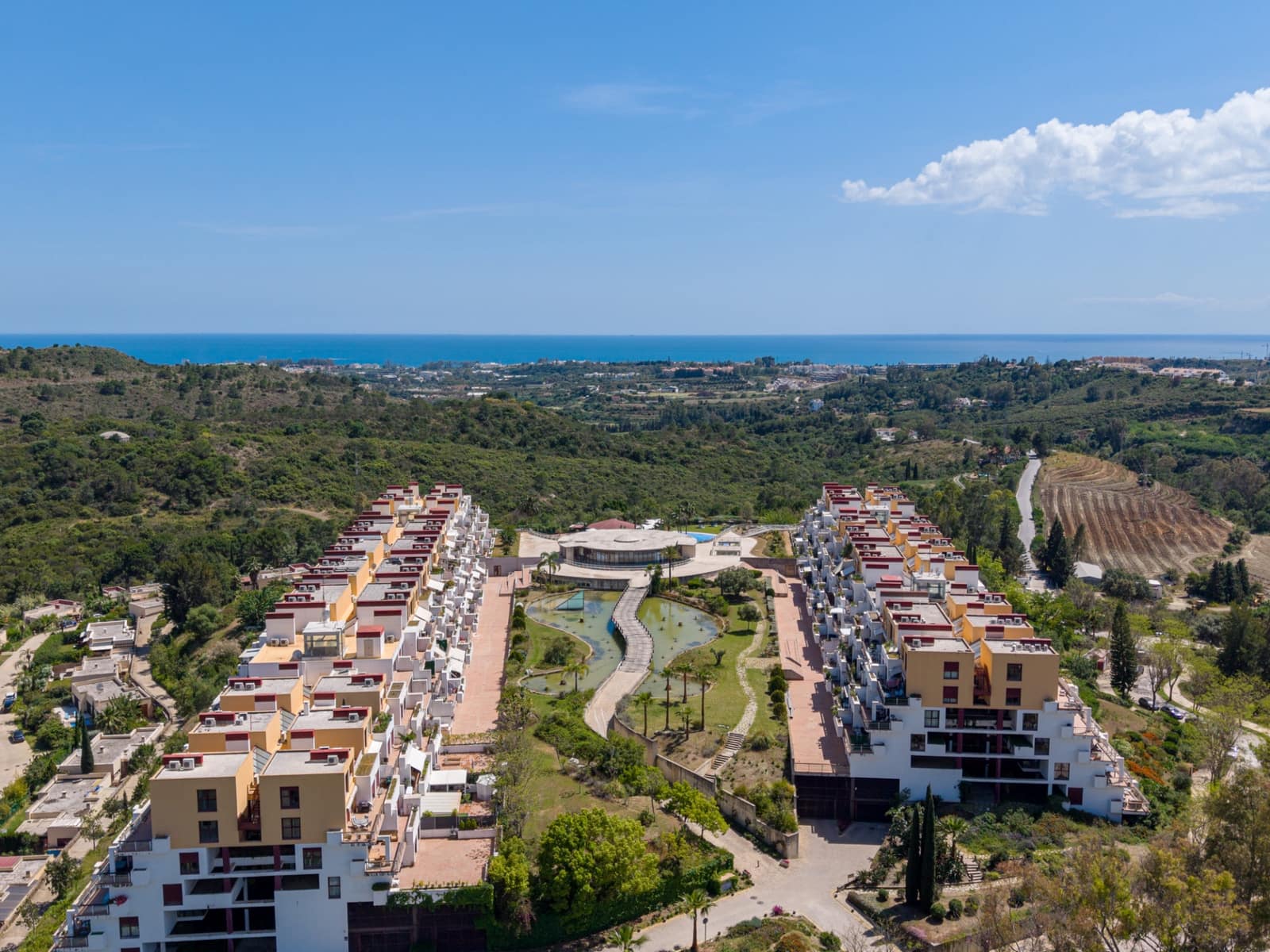 2 sovrum Lägenhet till salu i Benahavis med pool garage - 349 000 € (Ref: 9839078)