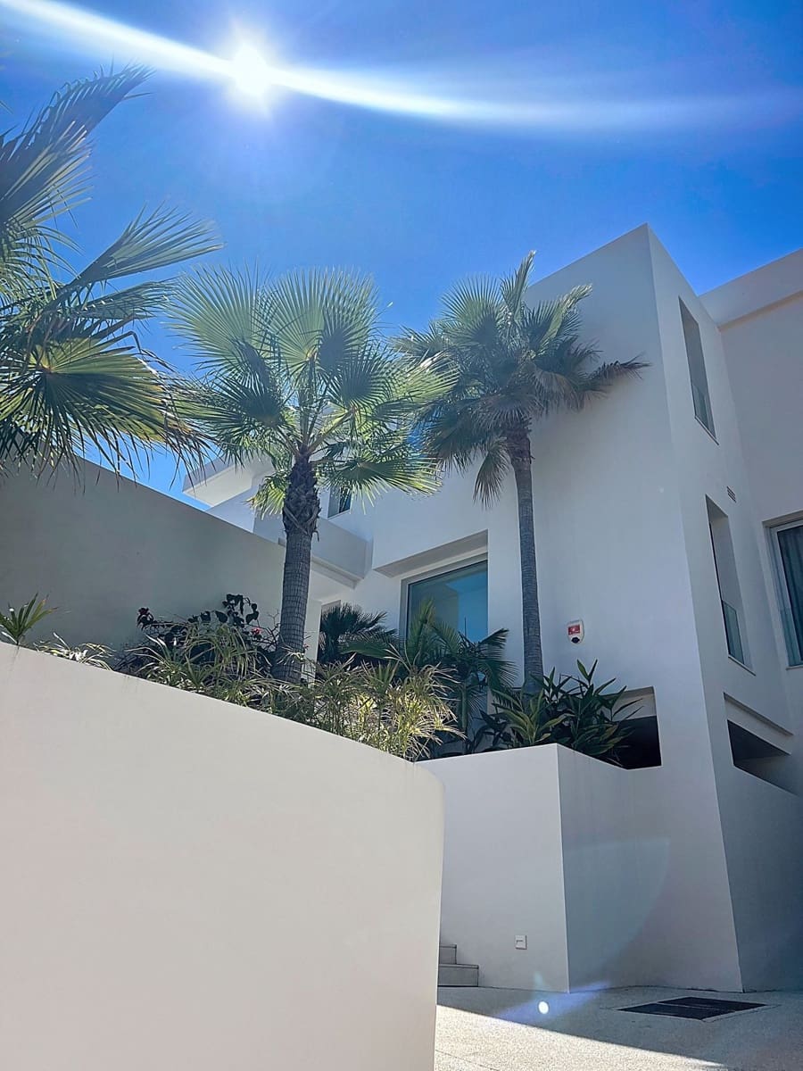5 bedroom Villa for sale in Nueva Andalucia with pool garage - € 3,990,000 (Ref: 9839079)