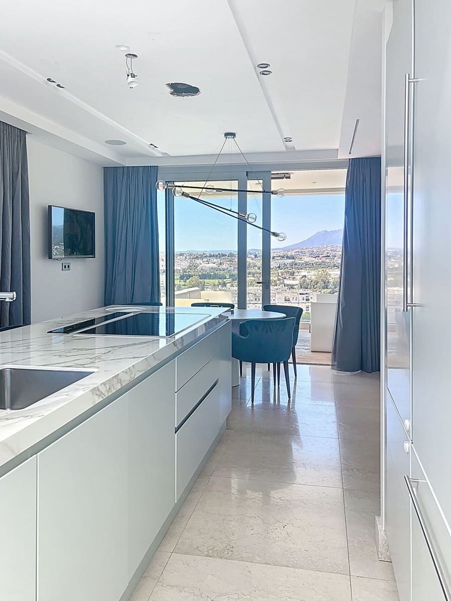 5 bedroom Villa for sale in Nueva Andalucia with pool garage - € 3,990,000 (Ref: 9839079)