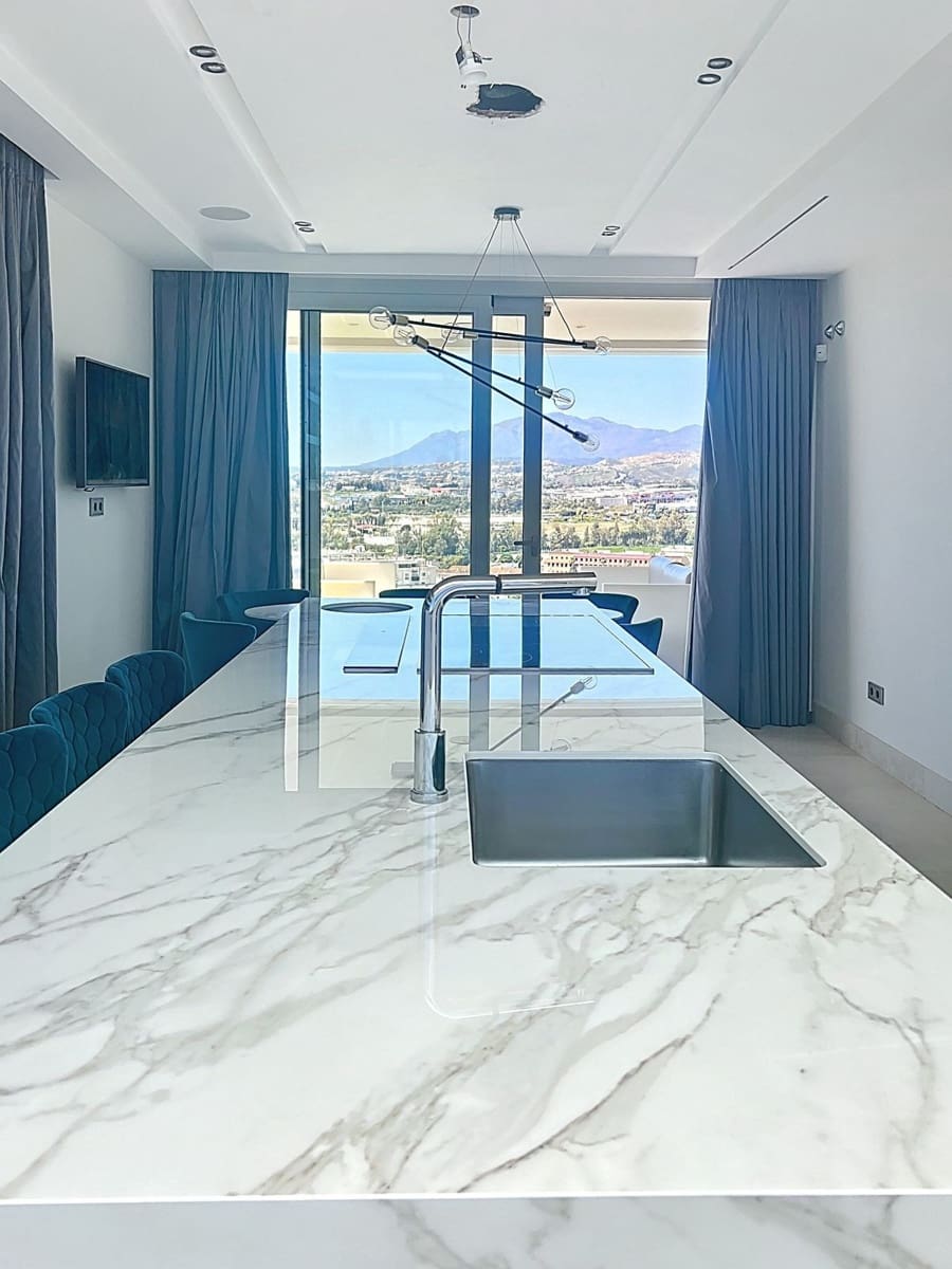 5 bedroom Villa for sale in Nueva Andalucia with pool garage - € 3,990,000 (Ref: 9839079)