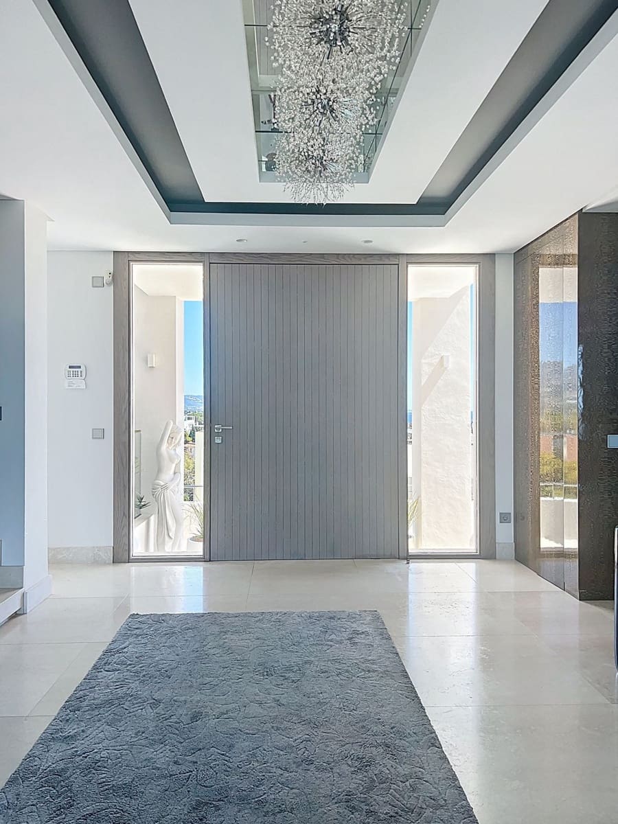 5 bedroom Villa for sale in Nueva Andalucia with pool garage - € 3,990,000 (Ref: 9839079)