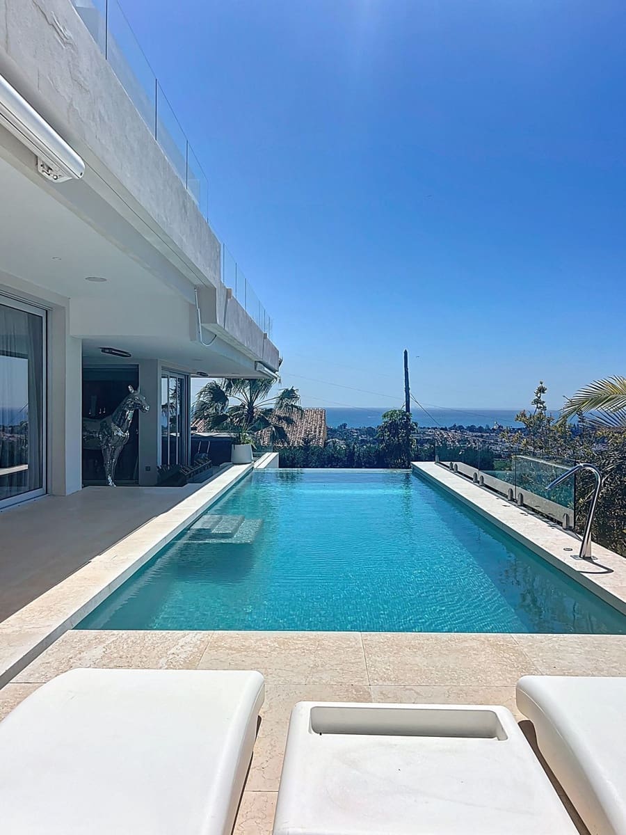 5 bedroom Villa for sale in Nueva Andalucia with pool garage - € 3,990,000 (Ref: 9839079)