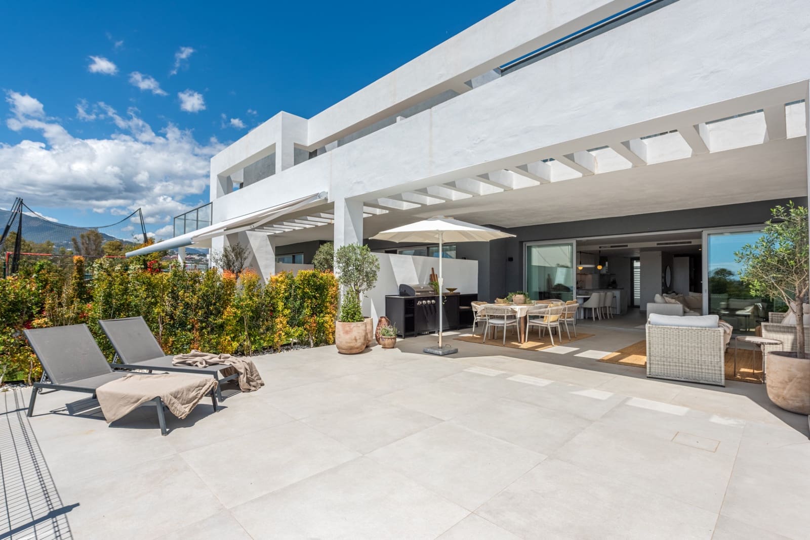 4 bedroom Semi-detached Villa for sale in San Pedro de Alcantara with pool garage - € 1,395,000 (Ref: 9842785)