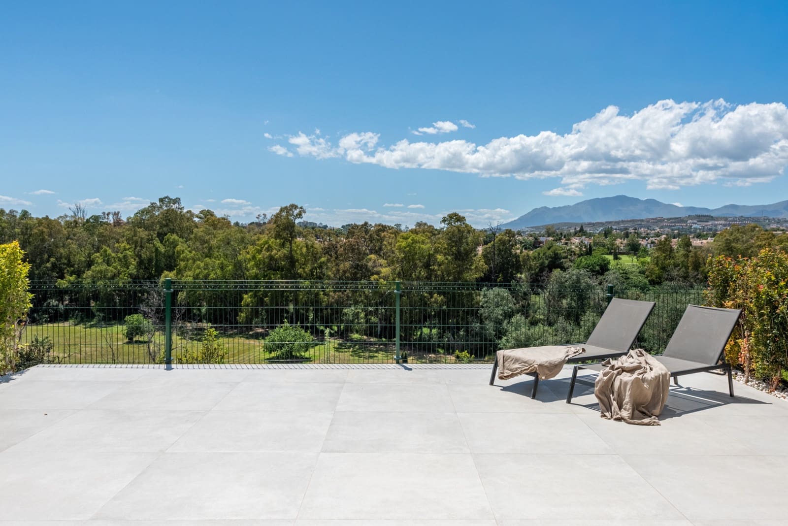 4 bedroom Semi-detached Villa for sale in San Pedro de Alcantara with pool garage - € 1,395,000 (Ref: 9842785)