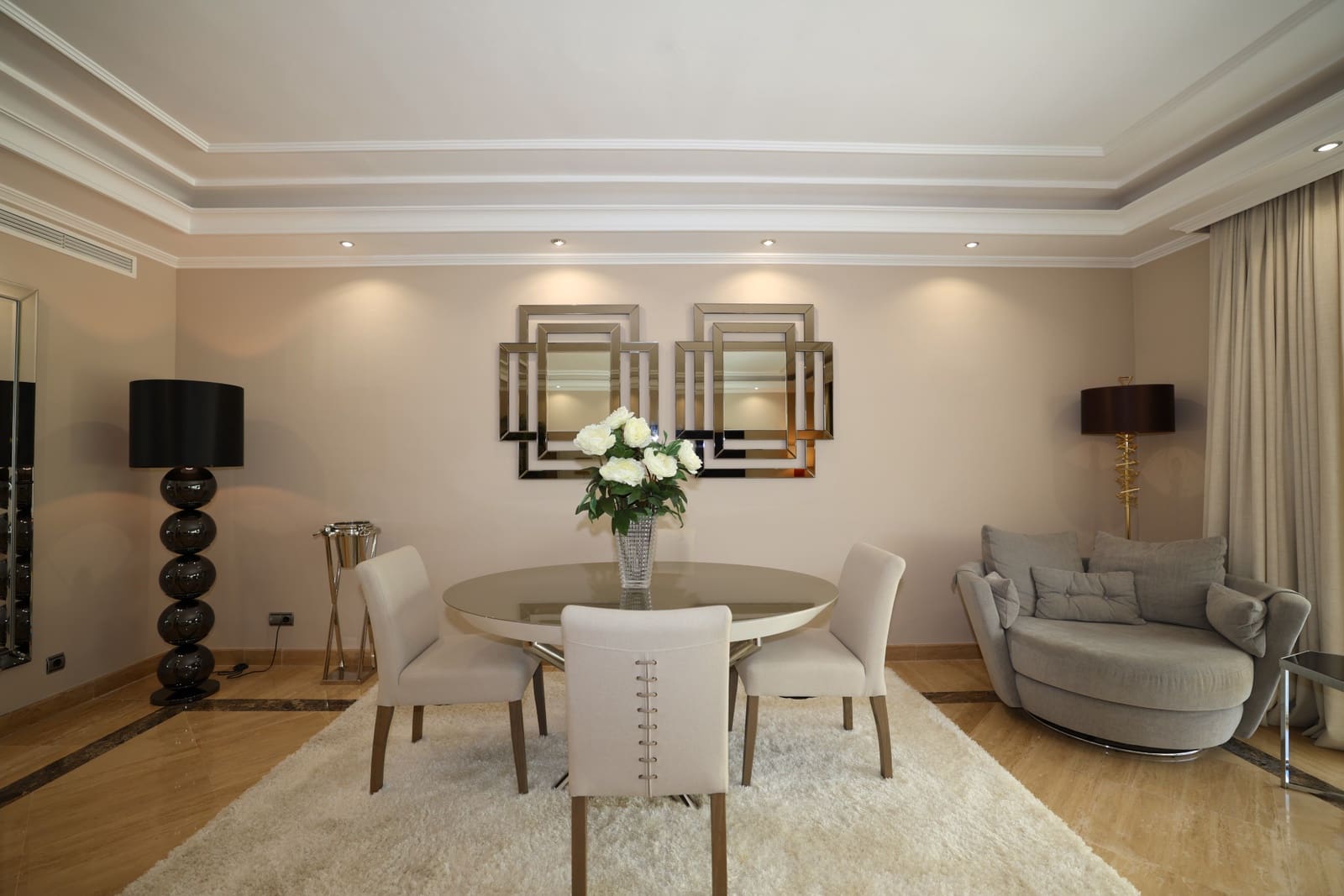 2 sypialnia Apartament na sprzedaż w Marbella z basenem garażem - 1 250 000 € (Ref: 9842787)