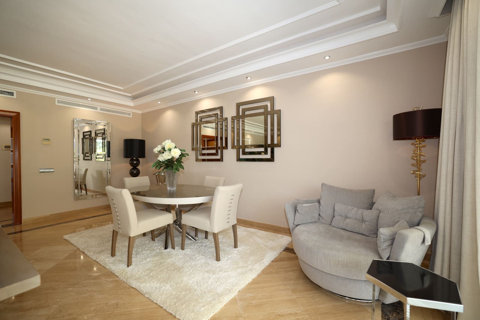 2 sypialnia Apartament na sprzedaż w Marbella z basenem garażem - 1 250 000 € (Ref: 9842787)
