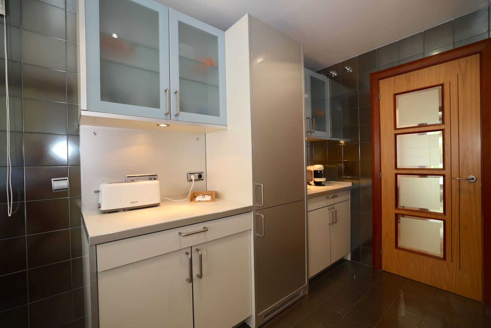 2 sypialnia Apartament na sprzedaż w Marbella z basenem garażem - 1 250 000 € (Ref: 9842787)