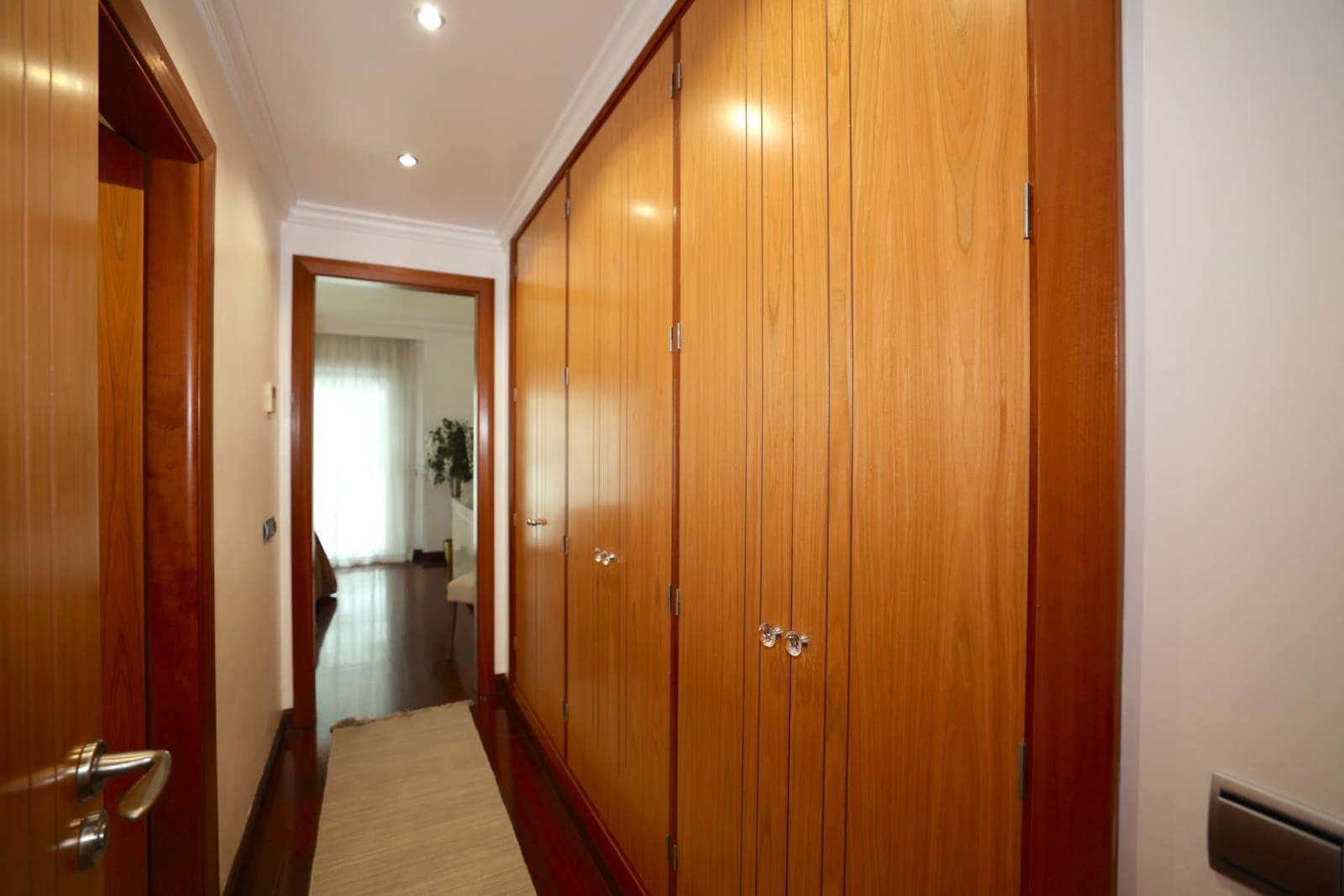 2 sypialnia Apartament na sprzedaż w Marbella z basenem garażem - 1 250 000 € (Ref: 9842787)