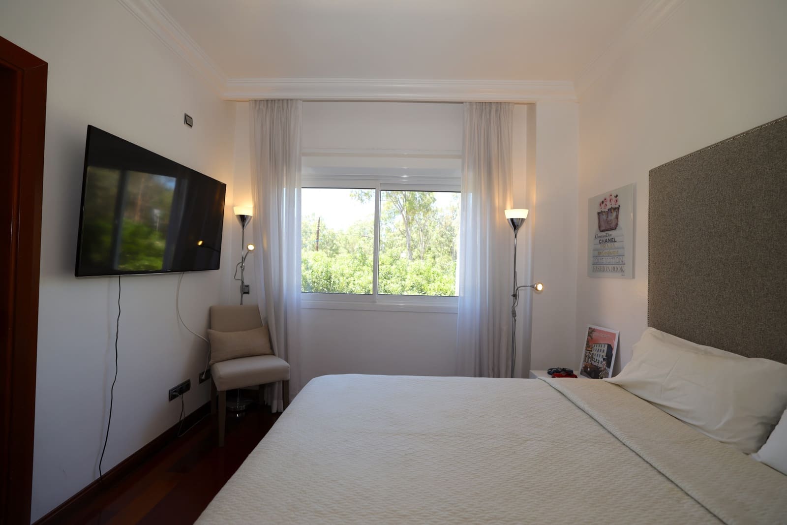 2 sypialnia Apartament na sprzedaż w Marbella z basenem garażem - 1 250 000 € (Ref: 9842787)