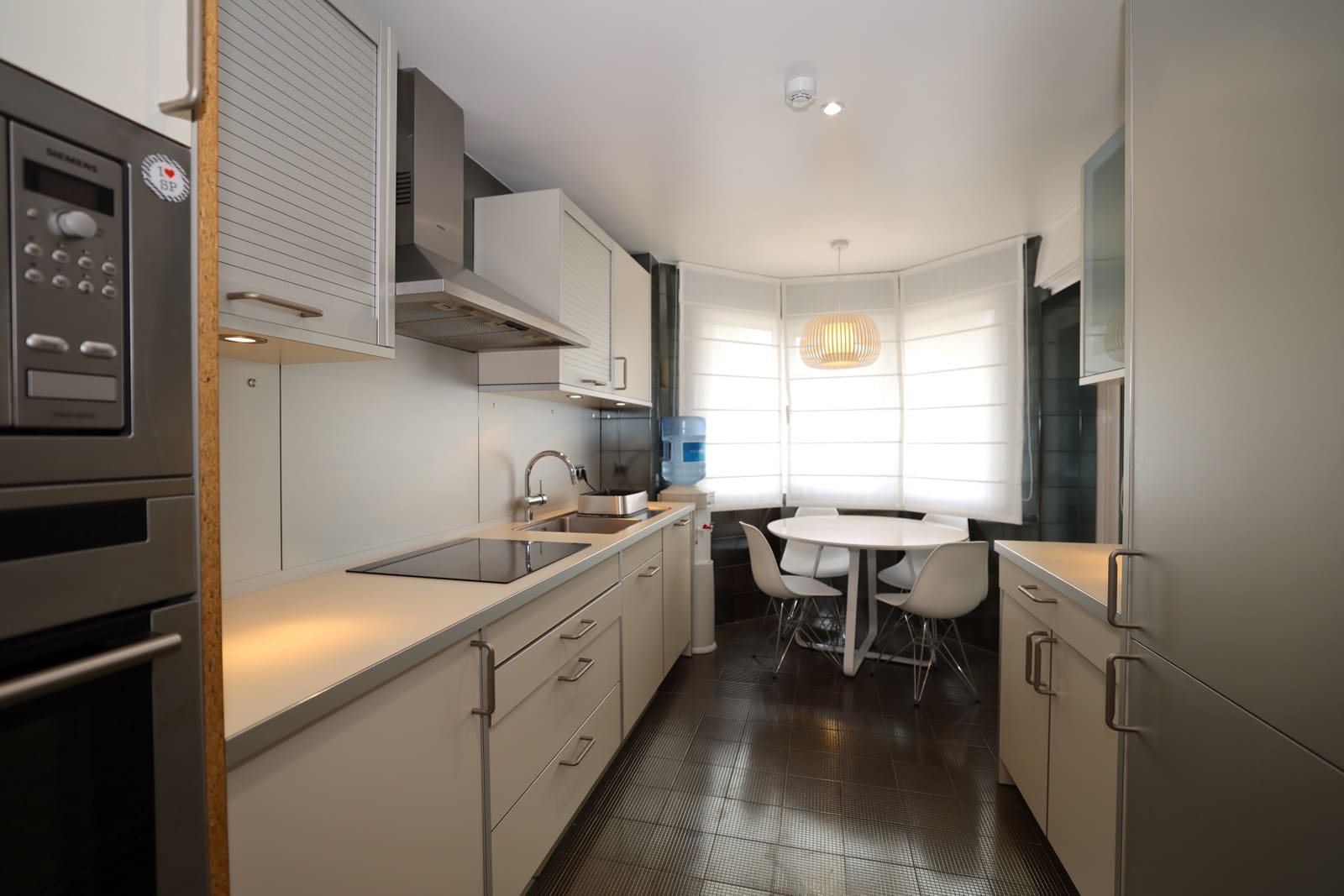 2 sypialnia Apartament na sprzedaż w Marbella z basenem garażem - 1 250 000 € (Ref: 9842787)