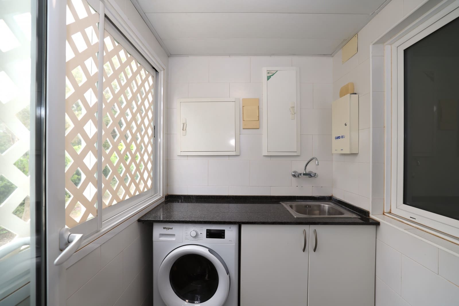 2 sypialnia Apartament na sprzedaż w Marbella z basenem garażem - 1 250 000 € (Ref: 9842787)