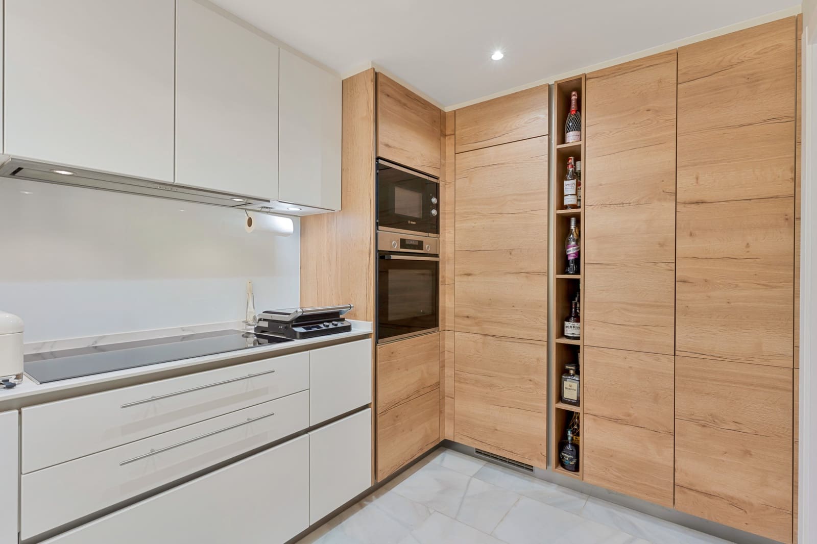 Apartamento de 2 habitaciones en Marbella en venta con piscina garaje - 950.000 € (Ref: 9845283)