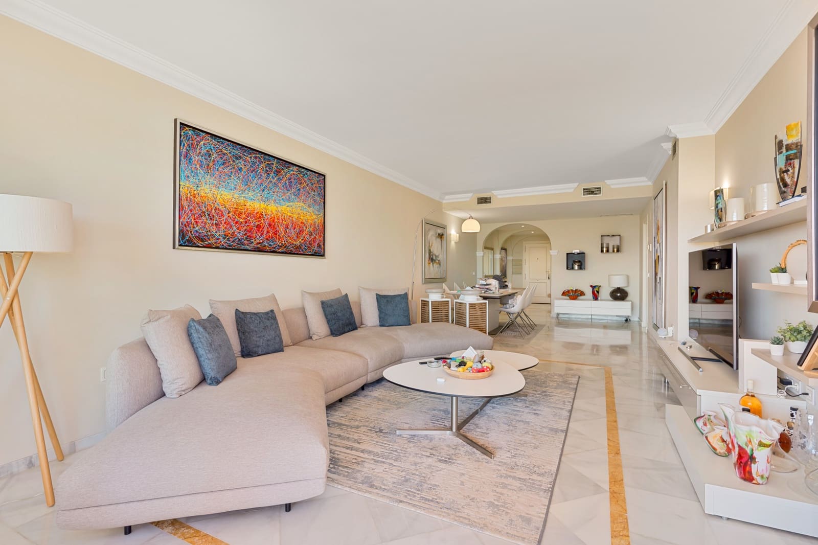 Apartamento de 2 habitaciones en Marbella en venta con piscina garaje - 950.000 € (Ref: 9845283)