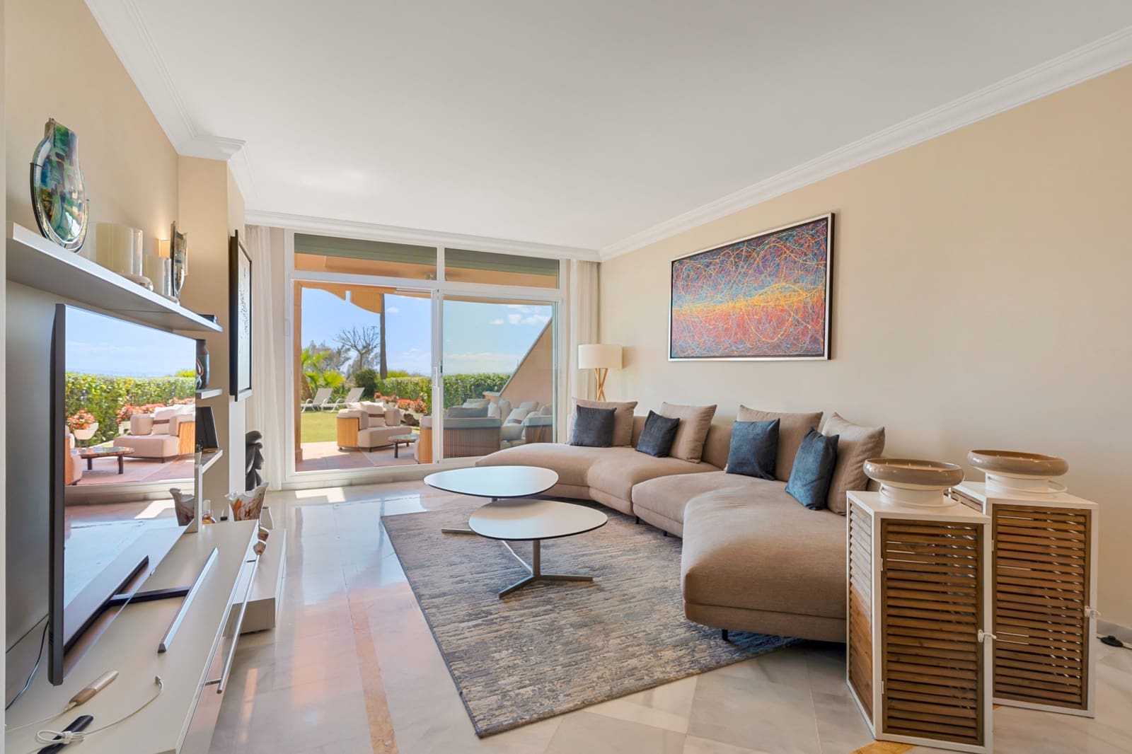 Apartamento de 2 habitaciones en Marbella en venta con piscina garaje - 950.000 € (Ref: 9845283)