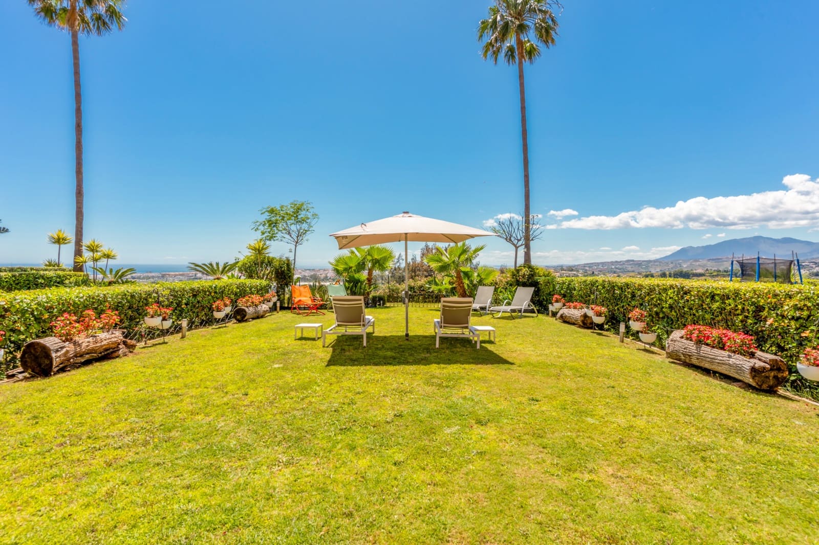 Apartamento de 2 habitaciones en Marbella en venta con piscina garaje - 950.000 € (Ref: 9845283)
