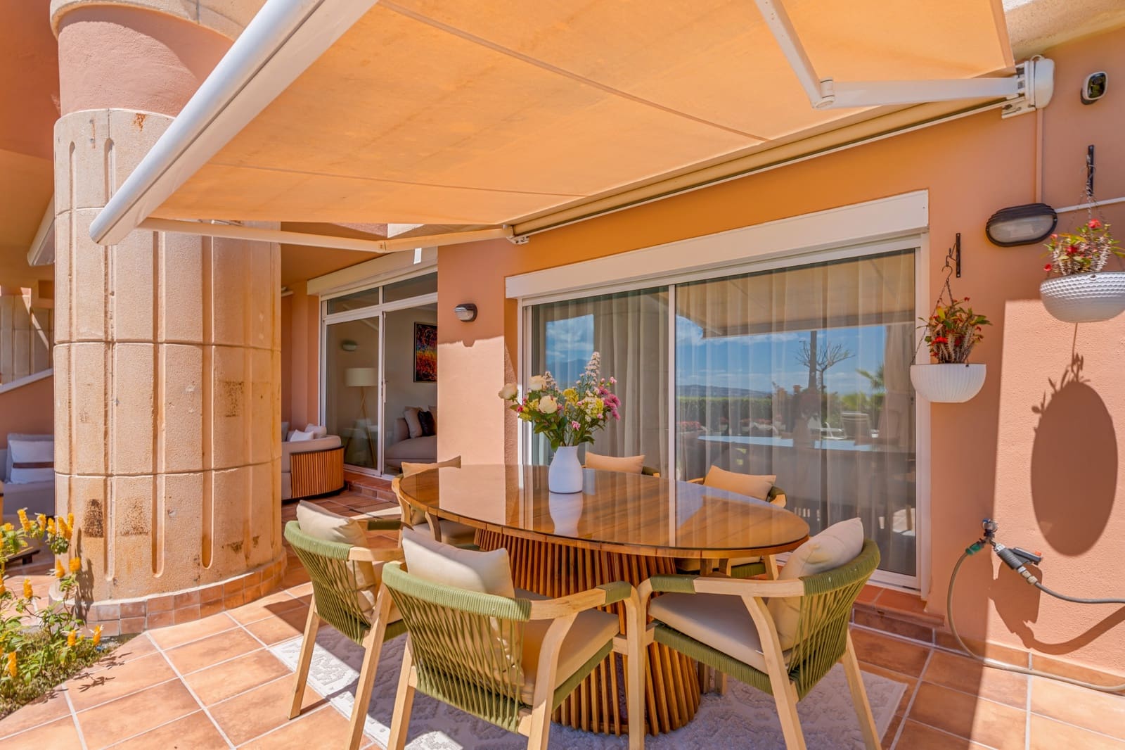 Apartamento de 2 habitaciones en Marbella en venta con piscina garaje - 950.000 € (Ref: 9845283)