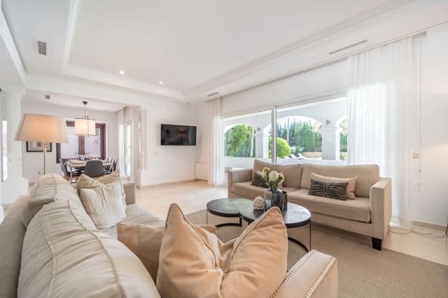 4 quarto Moradia para venda em Nueva Andalucia, Marbella com piscina garagem - 2 650 000 € (Ref: 9845284)