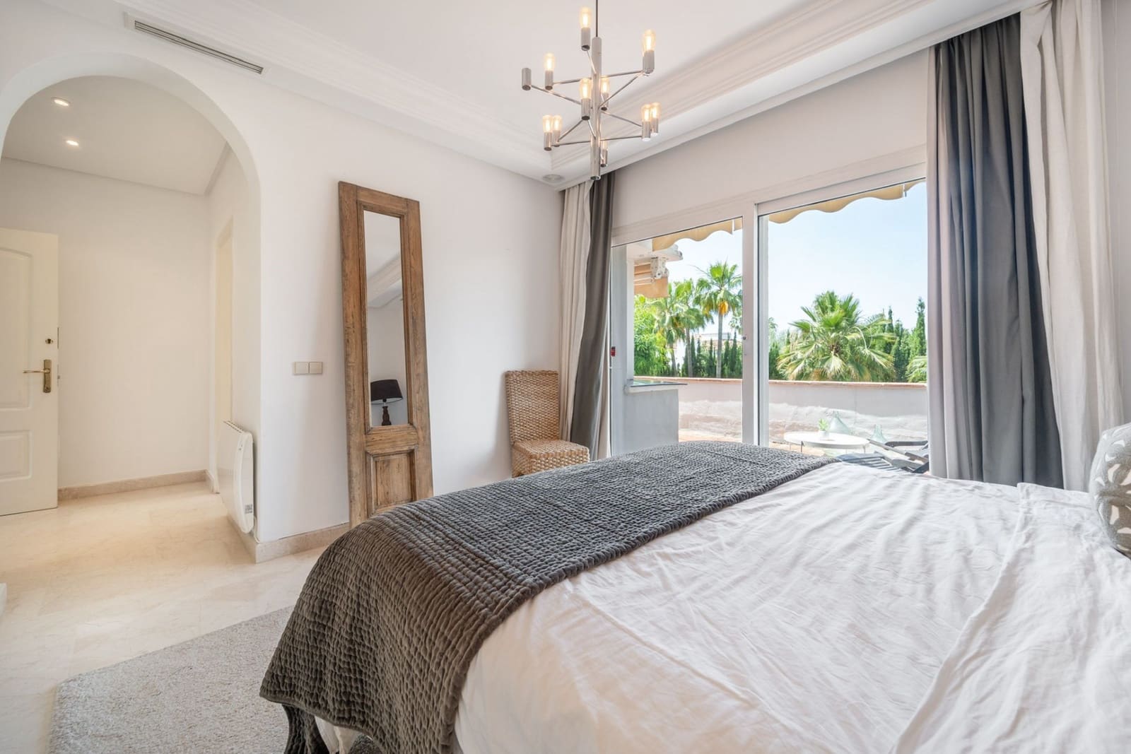 4 quarto Moradia para venda em Nueva Andalucia com piscina garagem - 2 650 000 € (Ref: 9845284)