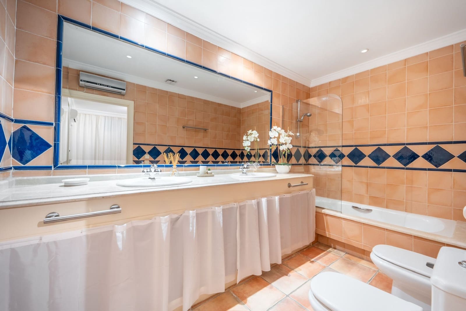 4 quarto Moradia para venda em Nueva Andalucia com piscina garagem - 2 650 000 € (Ref: 9845284)