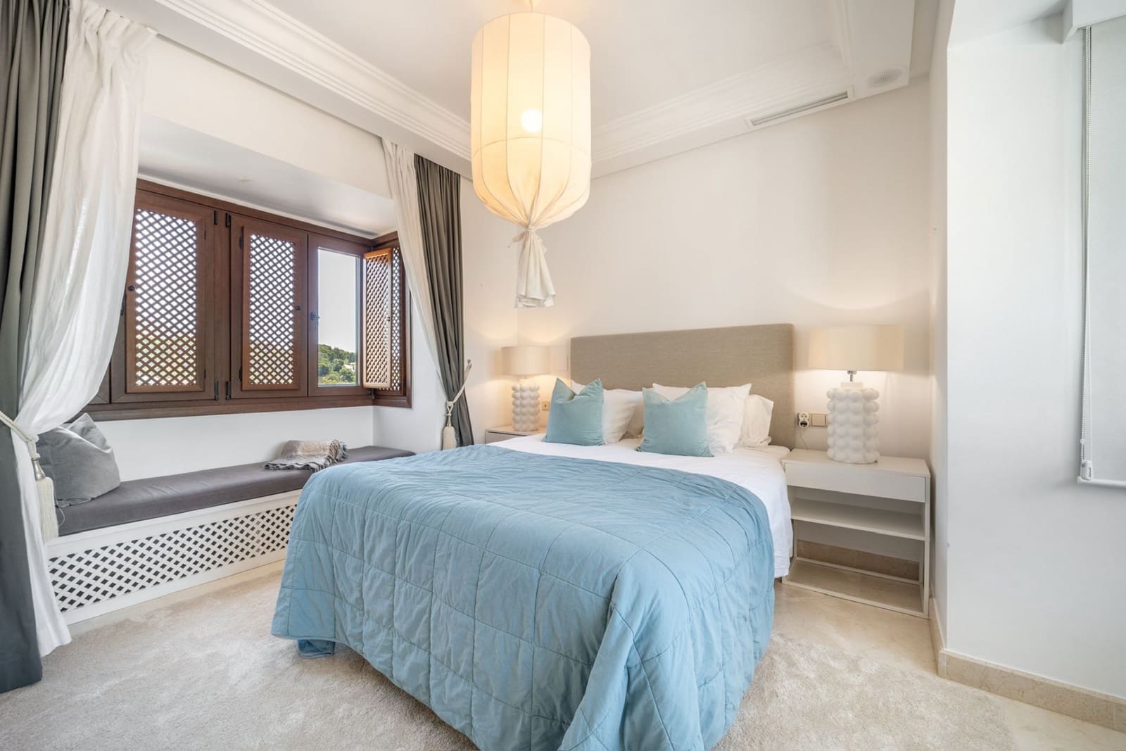 4 quarto Moradia para venda em Nueva Andalucia com piscina garagem - 2 650 000 € (Ref: 9845284)