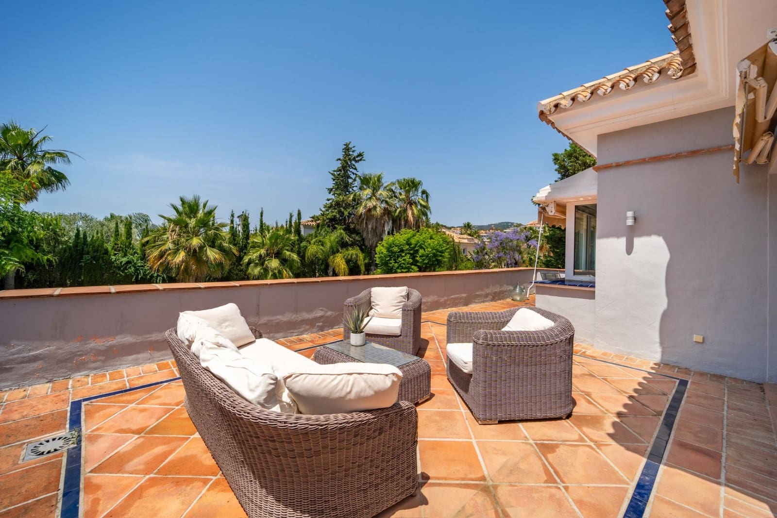 4 quarto Moradia para venda em Nueva Andalucia com piscina garagem - 2 650 000 € (Ref: 9845284)