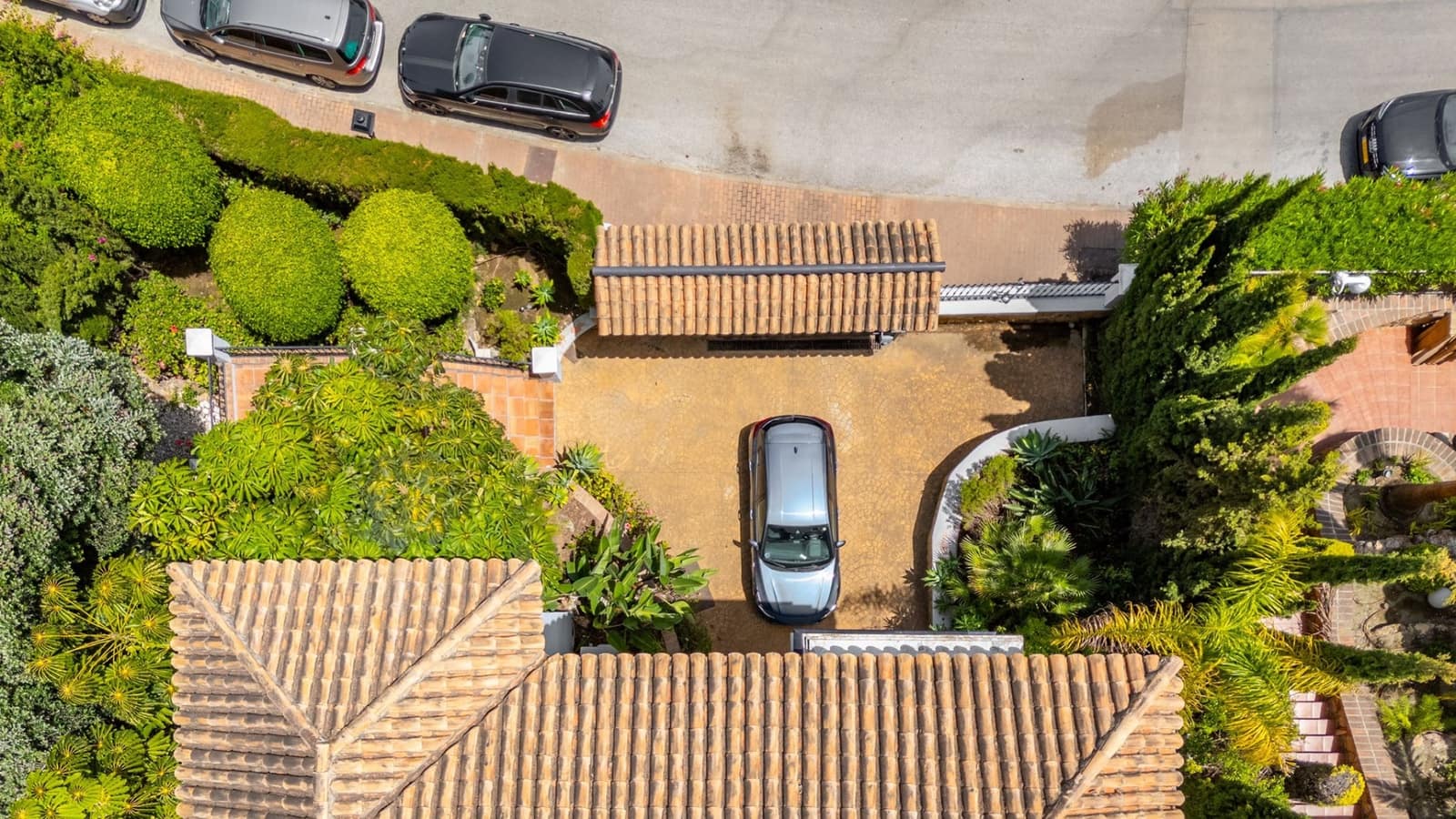 4 quarto Moradia para venda em Nueva Andalucia com piscina garagem - 2 650 000 € (Ref: 9845284)