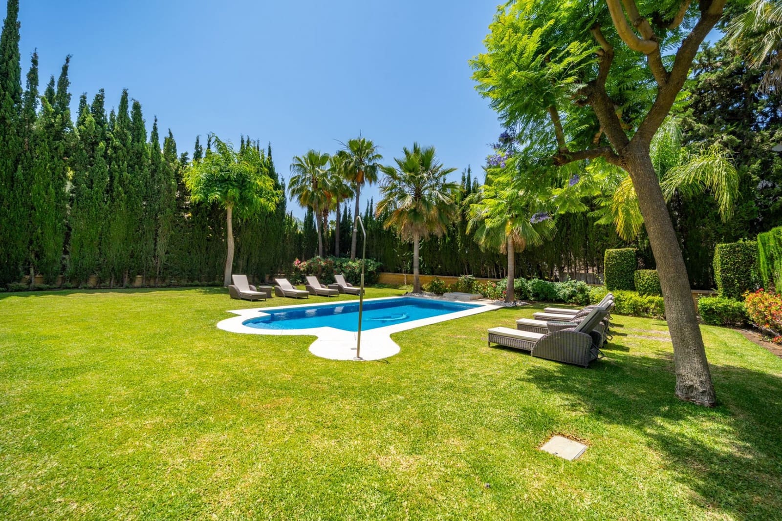 4 quarto Moradia para venda em Nueva Andalucia com piscina garagem - 2 650 000 € (Ref: 9845284)