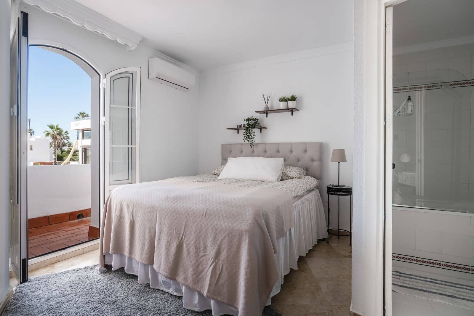 3 soverom Hus til salgs i Nueva Andalucia med svømmebasseng garasje - € 495 000 (Ref: 9851025)