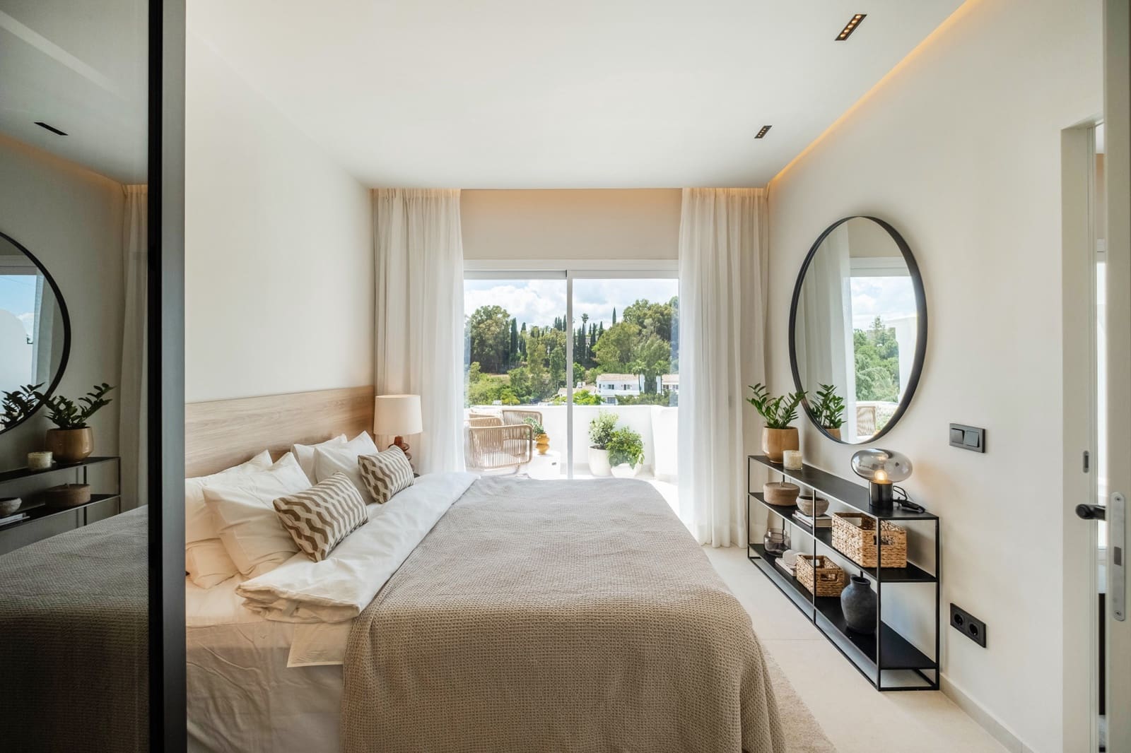 3 slaapkamer Appartement te koop in La Quinta met zwembad garage - € 649.000 (Ref: 9855214)