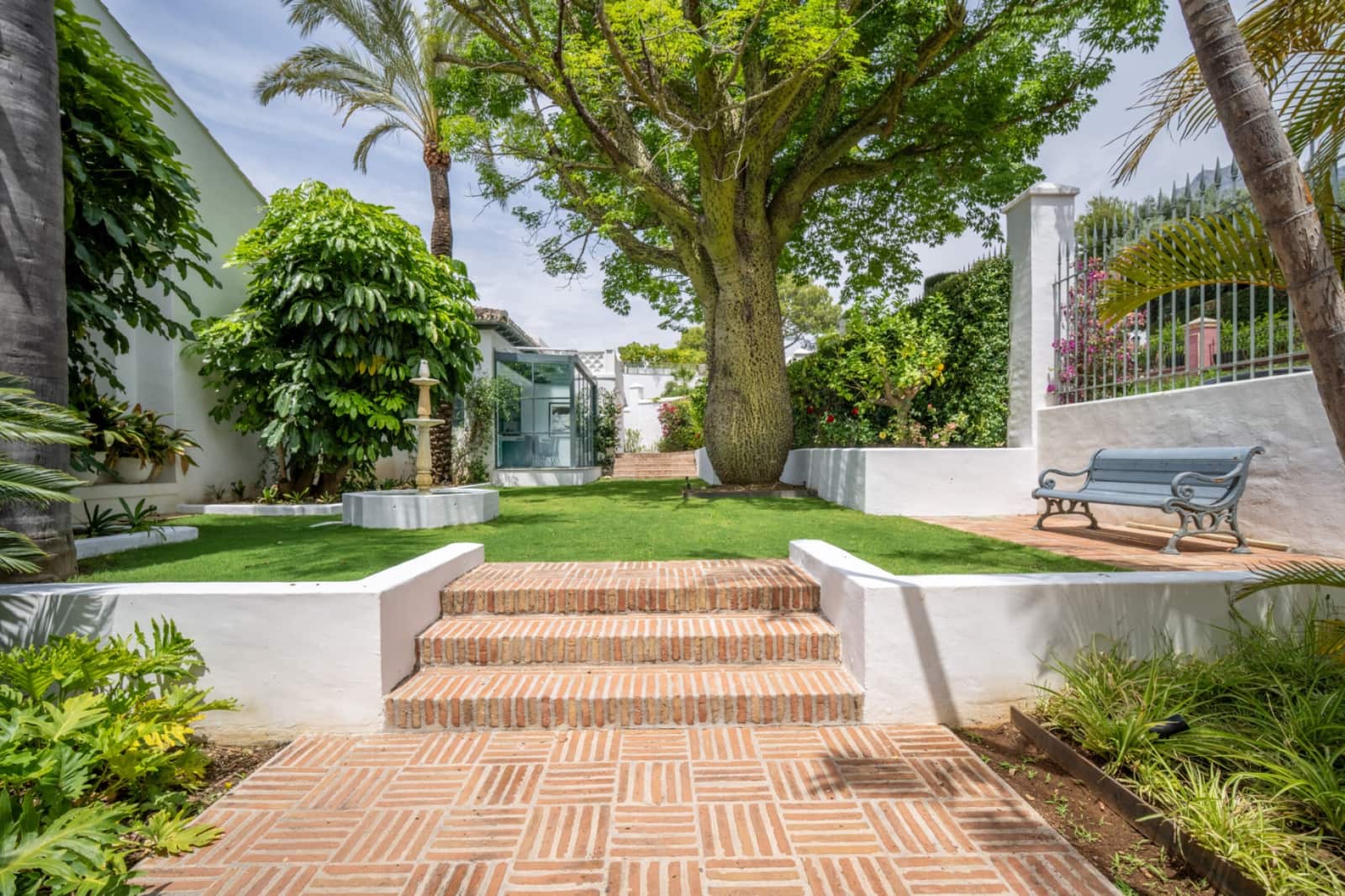 Chalet de 6 habitaciones en Marbella en venta con piscina - 11.950.000 € (Ref: 9859725)