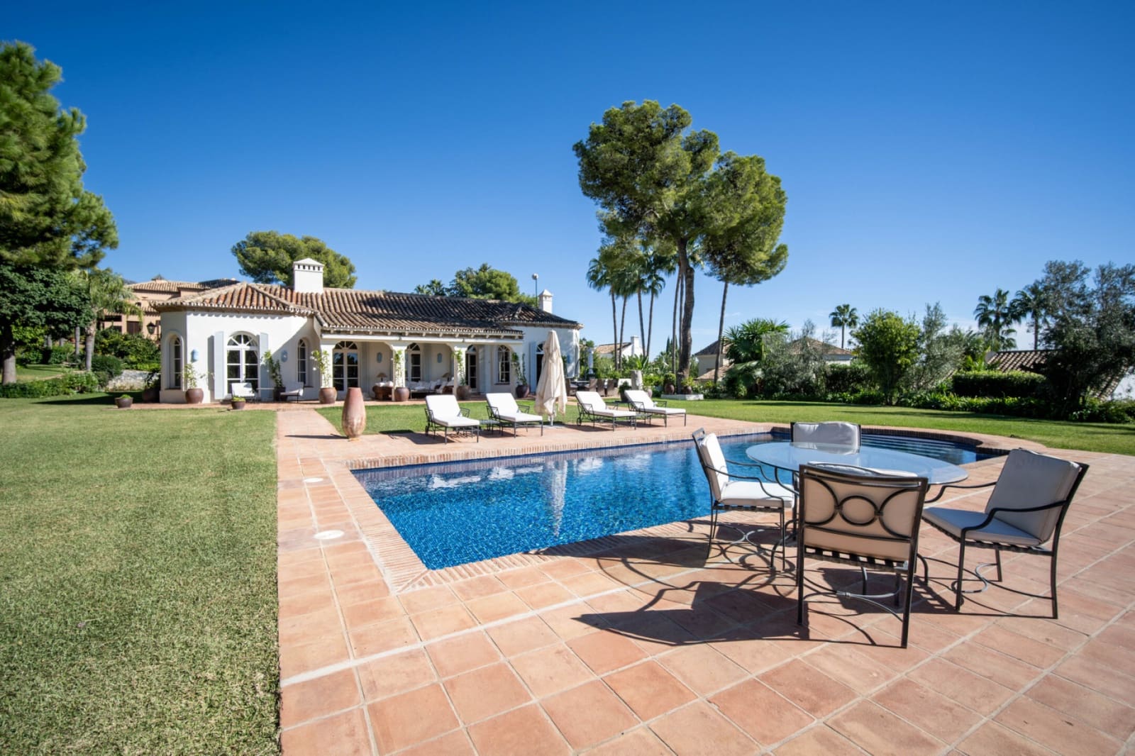 Chalet de 5 habitaciones en Marbella en venta con piscina - 13.800.000 € (Ref: 9859727)