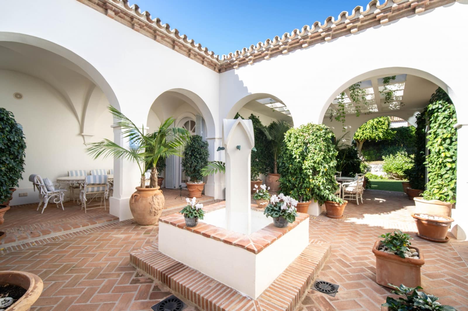 Chalet de 5 habitaciones en Marbella en venta con piscina - 13.800.000 € (Ref: 9859727)