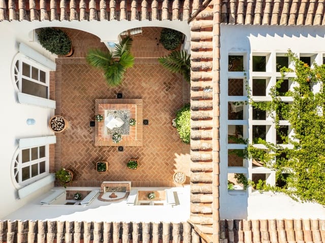 5 bedroom Villa for sale in Marbella with pool garage - € 13,800,000 (Ref: 9859727)