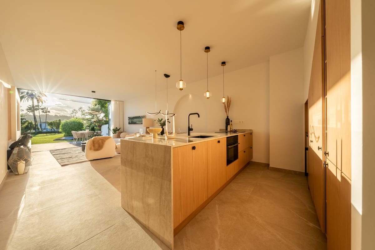 4 sovrum Hus till salu i Marbella med pool garage - 1 395 000 € (Ref: 9861717)